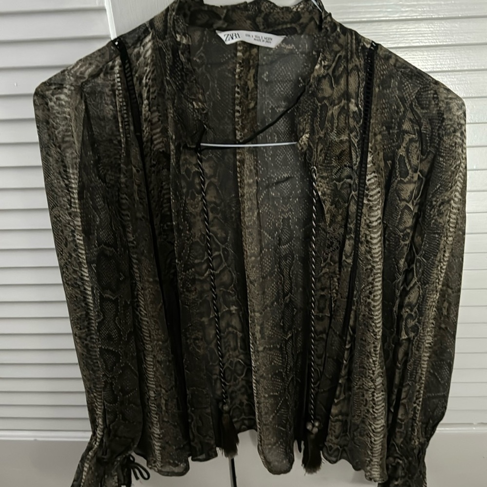Zara long sleeve sheer top which is meant to wear over a tank top